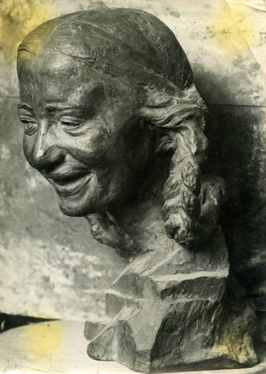 Image - Bernard Kratko: Sculpture of a Girl (1911).